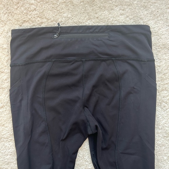 Lululemon crop leggings. Size 6. Black - Picture 3 of 4